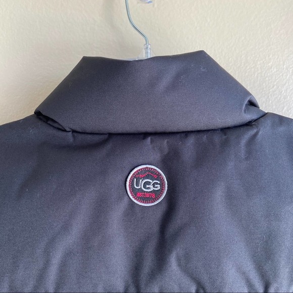 UGG Men’s Water Resistant Puffer Vest NWT - Picture 8 of 8